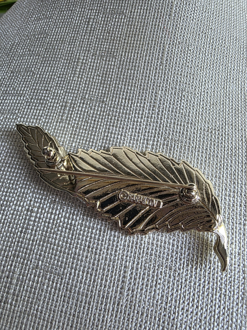 Vintage 1961 Sarah Coventry "Fashion Leaf" Gold-Tone Rhinestone Brooch Pin - Picture 7 of 7